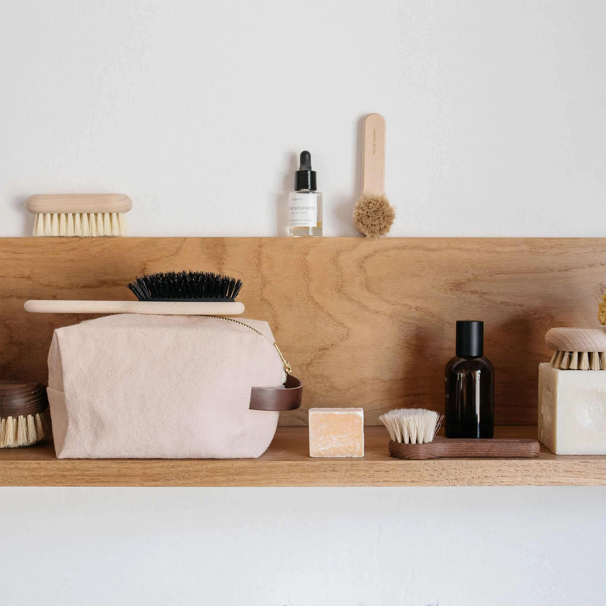 Brosse Nettoyante Pour Visage Andree Jardin - Bois De Hêtre Ciré & Ampère; Cadeaux De Crin 5 Brosse Nettoyante Pour Visage Andree Jardin - Bois De Hêtre Ciré & Ampère; Cadeaux De Crin – Image 3