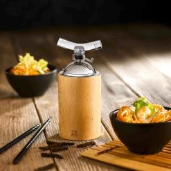 Peugeot Isen Long Pepper Mill 16cm 7 Peugeot Isen Long Pepper Mill 16cm -Sous Chef Boutique BM0022 PeugeotIsenLongPepperMill16cm lifestyle 2