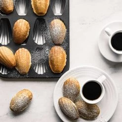 De Buyer Cuisinière De Acheteur Non-Stick Madeleine Tray 7 De Buyer Cuisinière De Acheteur Non-Stick Madeleine Tray -Sous Chef Boutique DB0071 4