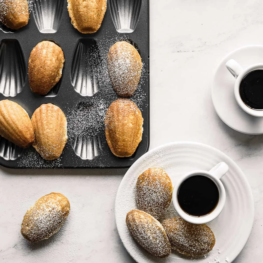 De Buyer Cuisinière De Acheteur Non-Stick Madeleine Tray 5 De Buyer Cuisinière De Acheteur Non-Stick Madeleine Tray – Image 3