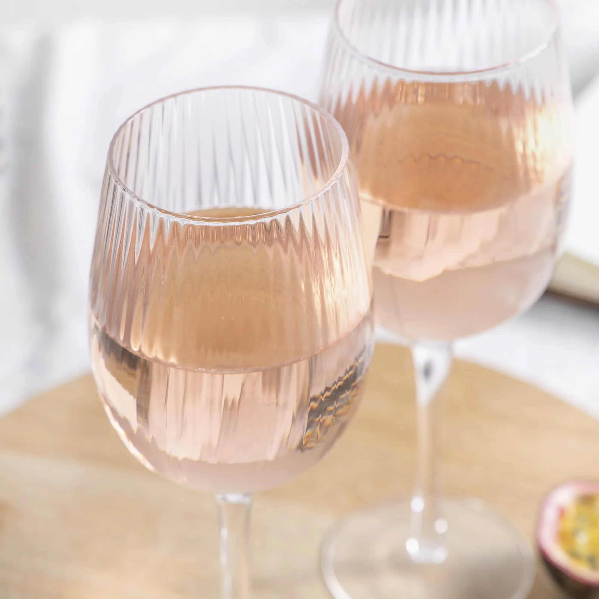 BarCraft Vaisselle à Vin Côtelé 450ml Ensemble De 2 5 BarCraft Vaisselle à Vin Côtelé 450ml Ensemble De 2 – Image 4