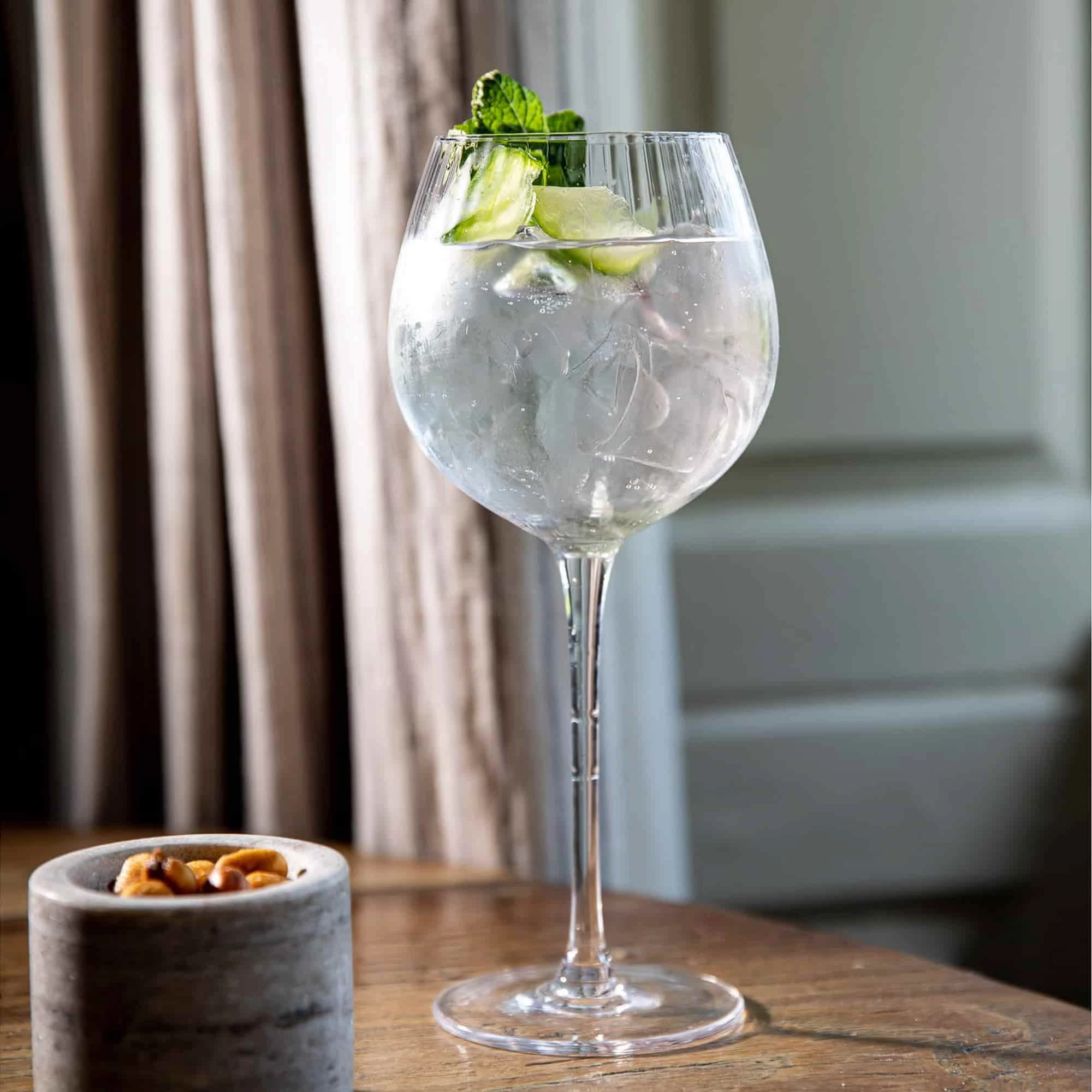 BarCraft Vaisselle Côtelée Gin Coupe En Verre 550ml Ensemble De 2 8 BarCraft Vaisselle Côtelée Gin Coupe En Verre 550ml Ensemble De 2 – Image 6