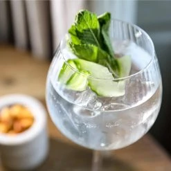 BarCraft Vaisselle Côtelée Gin Coupe En Verre 550ml Ensemble De 2 12 BarCraft Vaisselle Côtelée Gin Coupe En Verre 550ml Ensemble De 2 -Sous Chef Boutique KI0083 RibbedGinCoupe550mlSetof2 lifestyle3