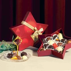 Neuhaus Chocolats Belges Boîte Star De Noël - 18 Pièces -Sous Chef Boutique NE0022 NeuhausBelgianChocolatesChristmasStarBox 18Pieces lifestyle