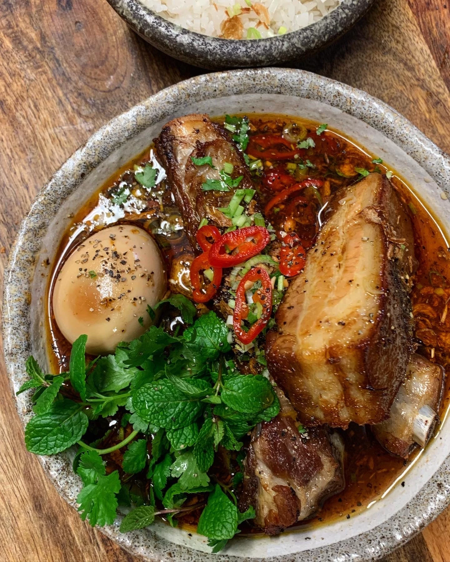 The Vietnamese Larder Les Vietnamiens Larder Chilli & Sauce De Citronnelle INSPIRATION SAISONNELLE 6 The Vietnamese Larder Les Vietnamiens Larder Chilli & Sauce De Citronnelle INSPIRATION SAISONNELLE – Image 4