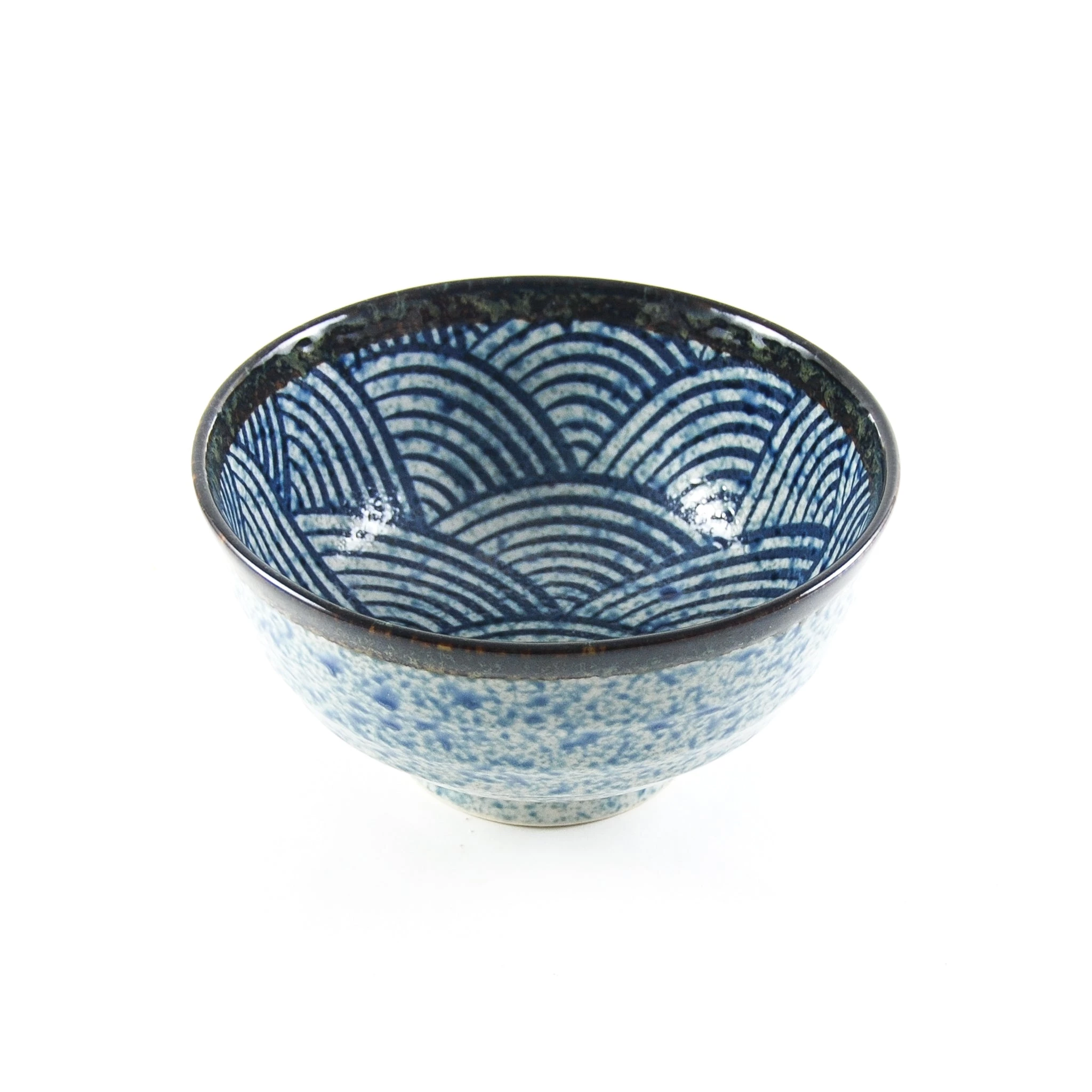 Kiji Stoneware & Ceramics Kiji Stoneware & Ceramics Tableware Blue Wave Noodle Bowl 4 Kiji Stoneware & Ceramics Kiji Stoneware & Ceramics Tableware Blue Wave Noodle Bowl – Image 2
