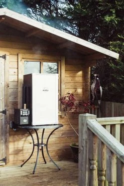 Bradley Smoker Bradley Digital Smoker 4 Rack Cuisinière -Sous Chef Boutique digital smoker lifestyle table