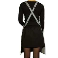 Cuisinière Dutchdeluxes Denim Tablier Suspender En Gris 9 Cuisinière Dutchdeluxes Denim Tablier Suspender En Gris -Sous Chef Boutique dutch deluxes denim suspender apron model grey back