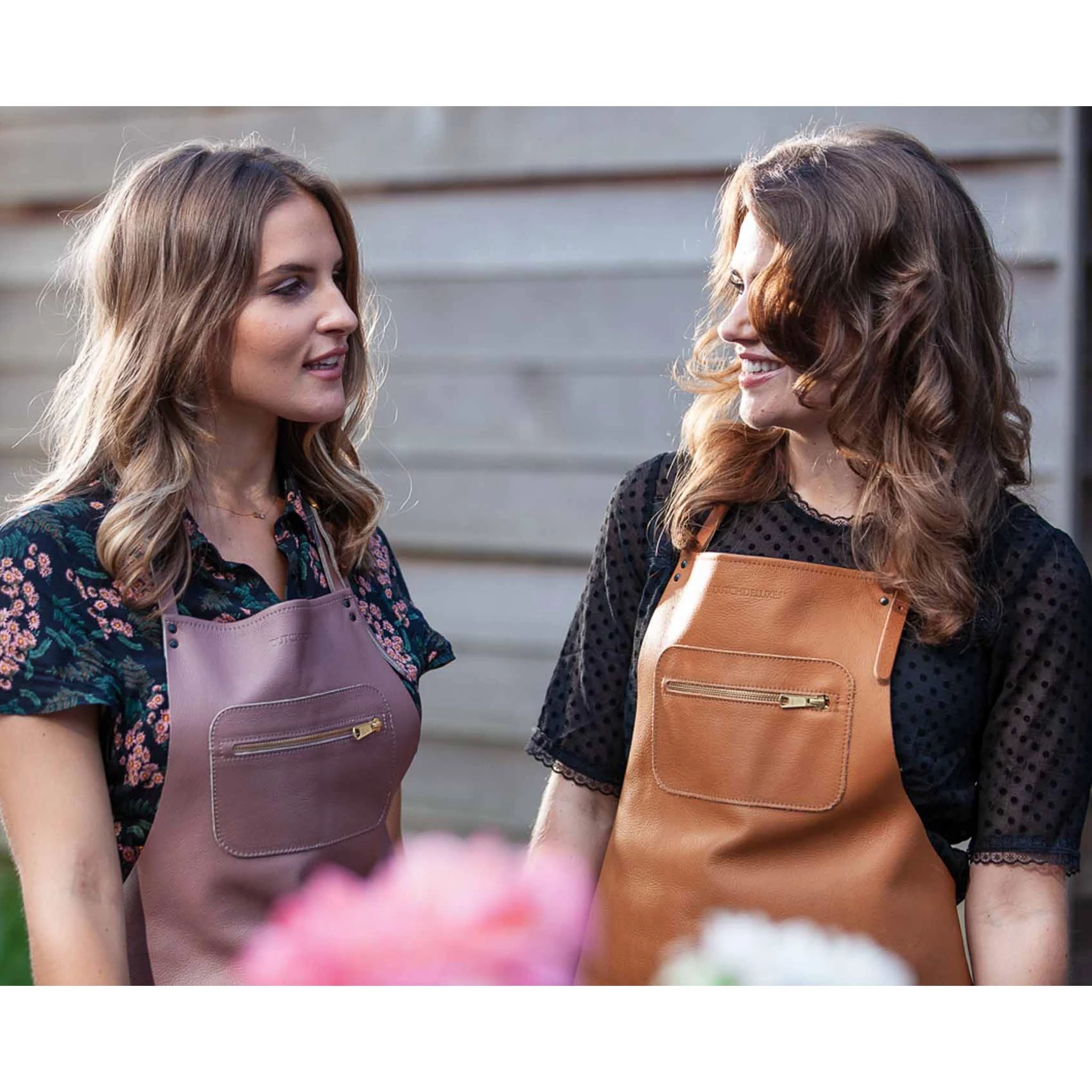 Dutchdeluxes Tablier Zippé En Cuir Dans Des Articles De Cuisine Brun Classique 8 Dutchdeluxes Tablier Zippé En Cuir Dans Des Articles De Cuisine Brun Classique – Image 6