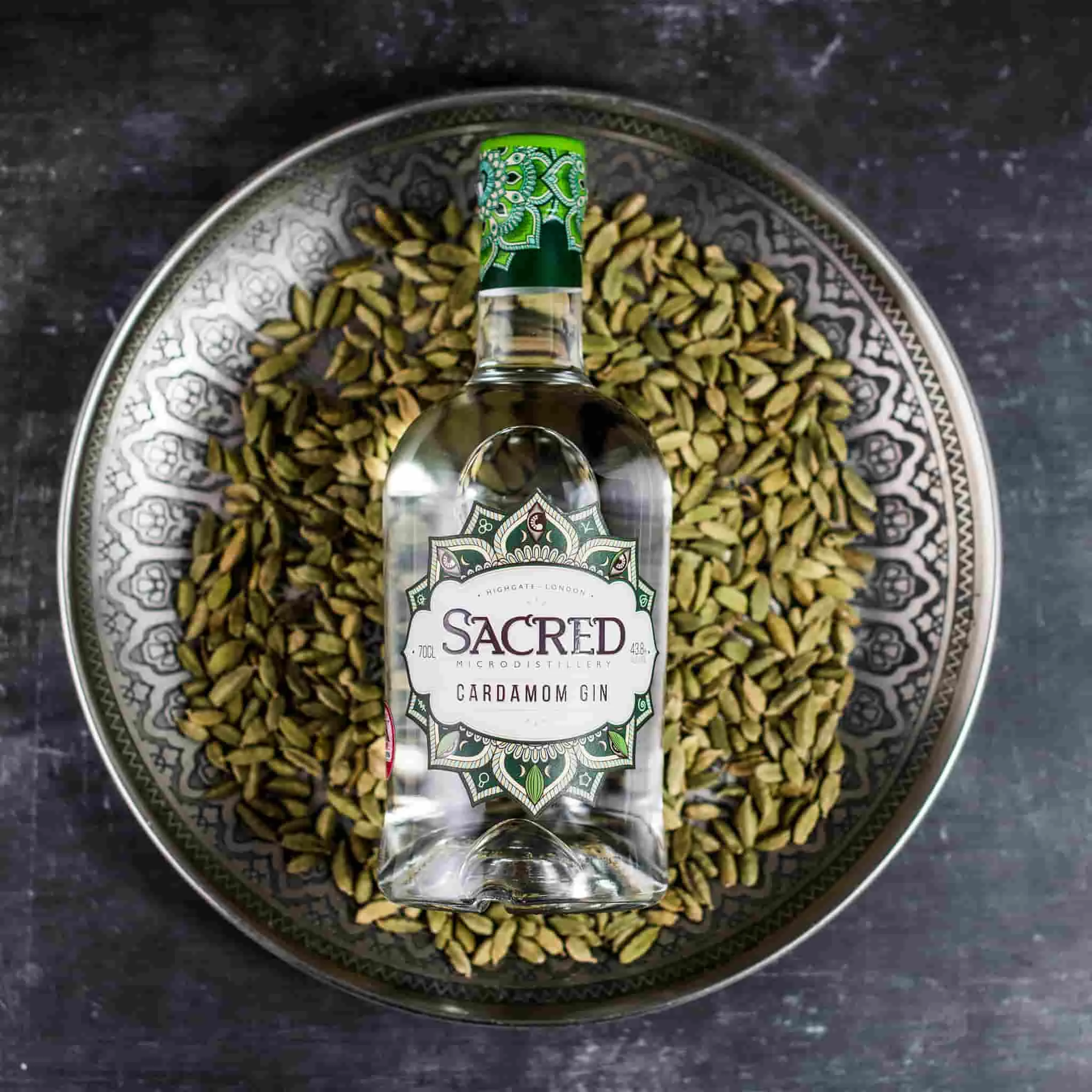 Sacred Spirits Spiritueux Sacrés Cocktail Making & Barware Sacré Cardamom Gin 70cl 4 Sacred Spirits Spiritueux Sacrés Cocktail Making & Barware Sacré Cardamom Gin 70cl – Image 2