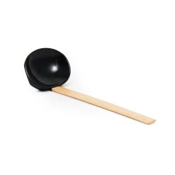 Kiji Stoneware & Ceramics Kiji Stoneware & Céramique Udon Noir & Ramen Louche -Sous Chef Boutique ramen wooden black ladle 1